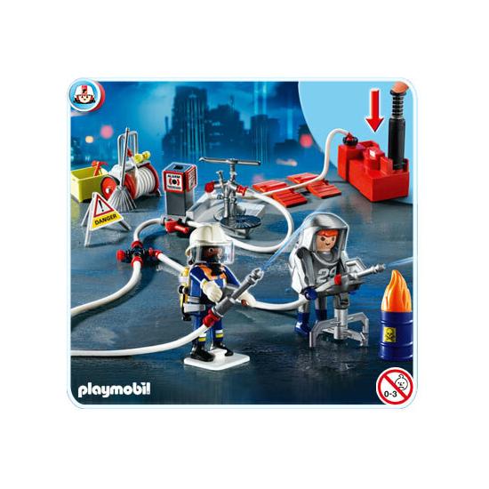 4825 Bombeiros com Bomba de Água