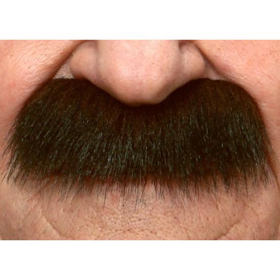 Cavalheiro de bigode preto