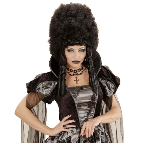 Colar gótico com pérolas pendentes em cruz.