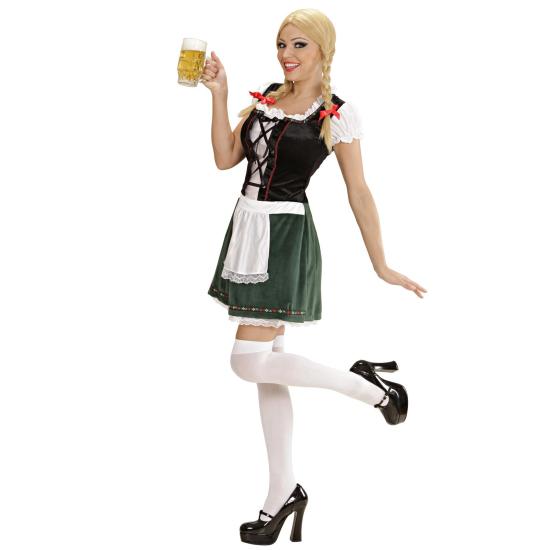 Fantasia feminina de tirolesa nas montanhas altas Fantasia feminina de tirolesa nas montanhas altas