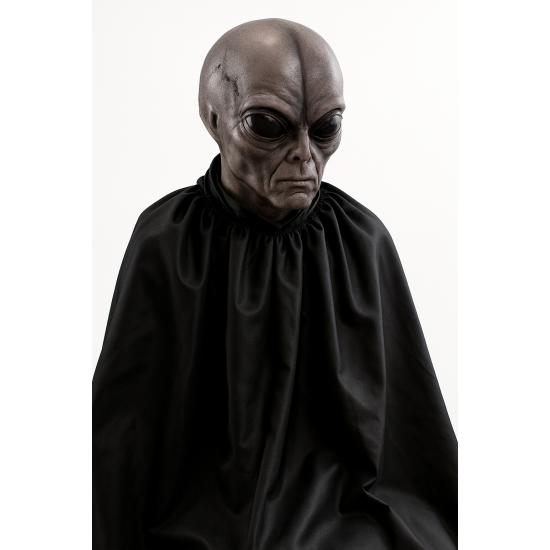 máscara alienígena de látex com aba de papelão