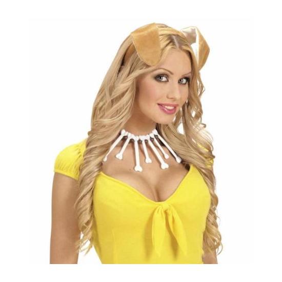 Orelhas de cachorro curtas.