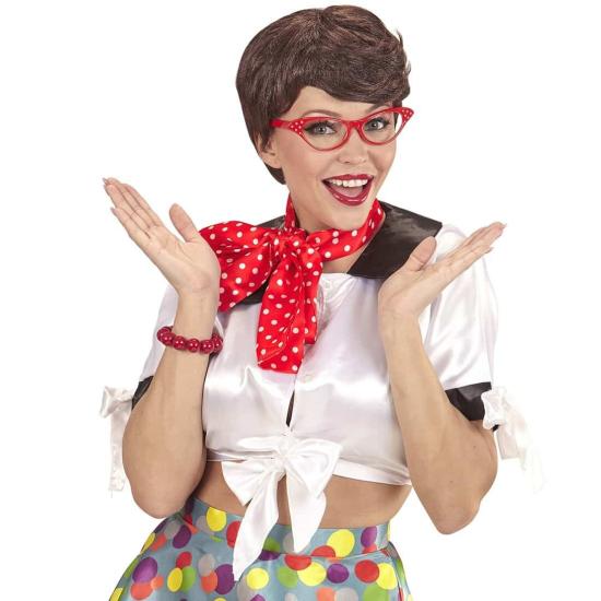 Peruca dos anos 50 com lenço..