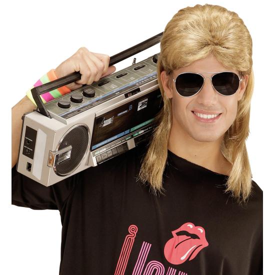 Peruca tainha dos anos 80 com óculos de sol