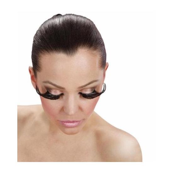 Cílios maxi longos pretos.