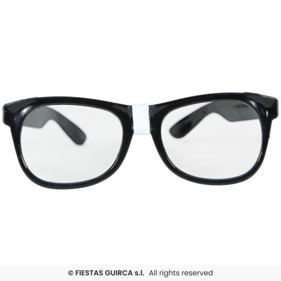 Conjunto de acessórios Nerd com óculos, gravata borboleta e suspensórios